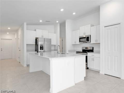 12321 Dakota Ridge Pl, Lehigh Acres FL - photo 8 of 25
