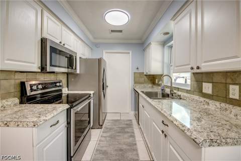 2912 Poinciana Dr, Naples FL - photo 17 of 47