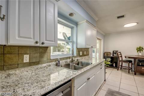 2912 Poinciana Dr, Naples FL - photo 18 of 47