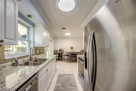 2912 Poinciana Dr, Naples FL - photo 20 of 47