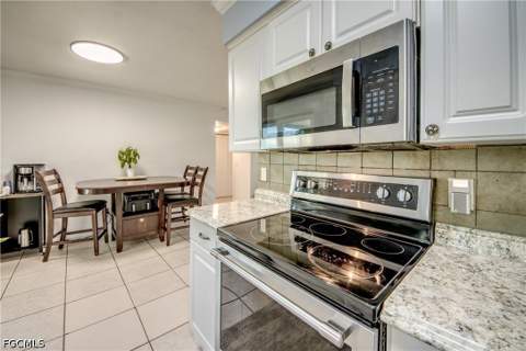 2912 Poinciana Dr, Naples FL - photo 21 of 47