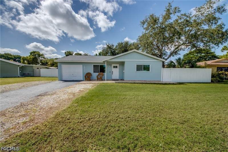 3 bedroom SingleFamilyResidence at 2912 Poinciana Dr, Poinciana Village, Naples — photo 4