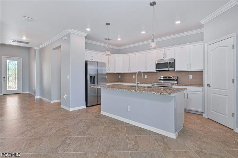 4 bedroom SingleFamilyResidence at 16088 Palmetto Prairie Dr, Hampton Lakes, Alva — photo 3
