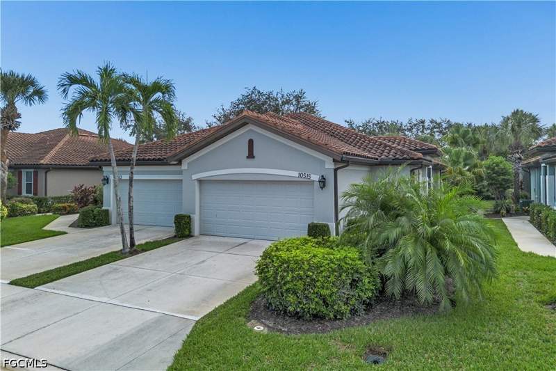 2 bedroom Attached at 10515 Diamante Way, Verona, Fort Myers — photo 2