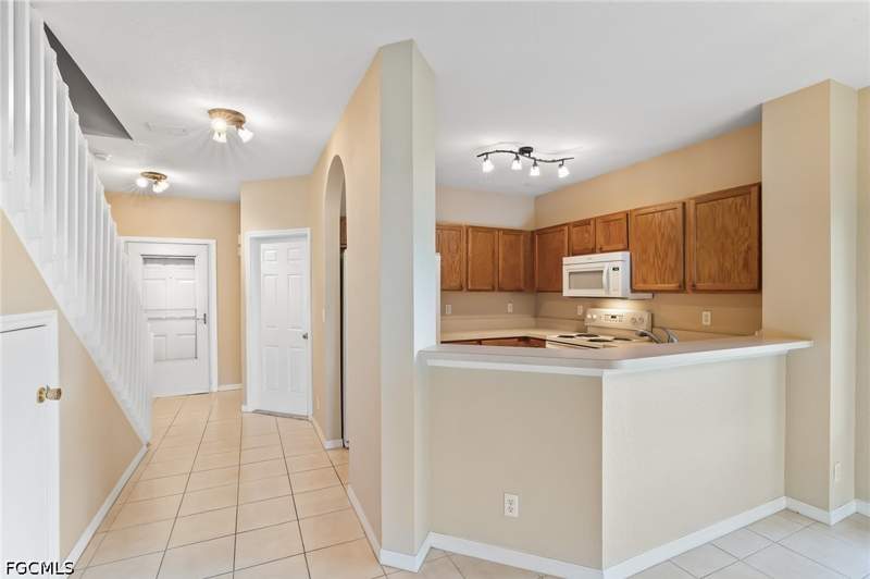 2 bedroom Townhouse at 10059 Poppy Hill Dr, Cypress Landing, Fort Myers — photo 4