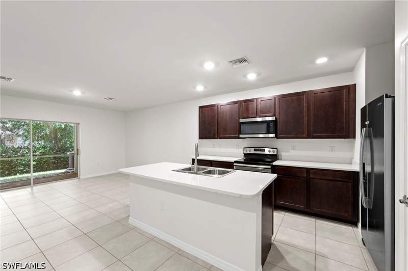 3 bedroom Townhouse at 15381 Wildflower Cir, Meadowood, Naples — photo 3