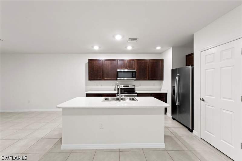 3 bedroom Townhouse at 15381 Wildflower Cir, Meadowood, Naples — photo 5