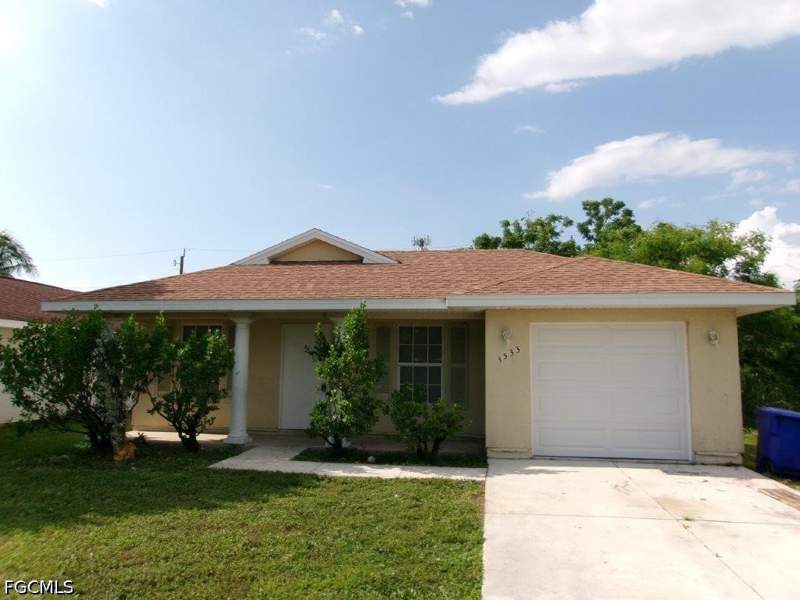 3 bedroom SingleFamilyResidence at 3533 South St, City View Park, Fort Myers — photo 2