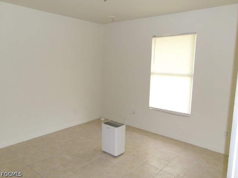 3 bedroom SingleFamilyResidence at 3533 South St, City View Park, Fort Myers — photo 4