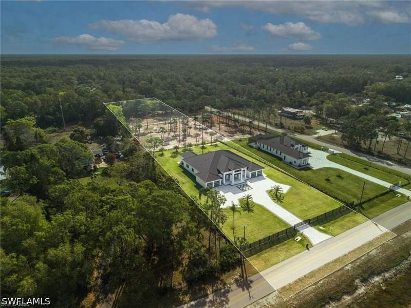 5 bedroom SingleFamilyResidence at 1874 39th St SW, Golden Gate Estates, Naples — photo 4
