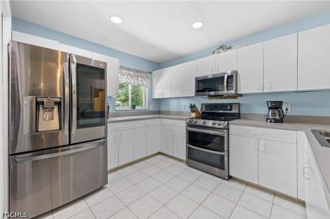 11402 Habersham Ct, North Fort Myers FL - photo 8 of 42