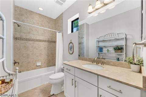 15140 Palmer Lake Cir 201, Naples FL - photo 13 of 18