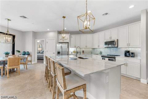 15140 Palmer Lake Cir 201, Naples FL - photo 6 of 18