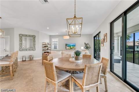 15140 Palmer Lake Cir 201, Naples FL - photo 8 of 18