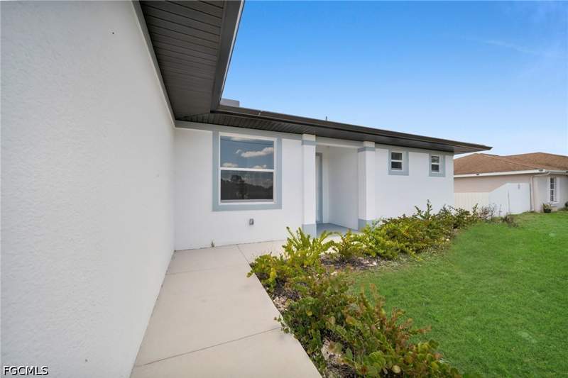 3 bedroom SingleFamilyResidence at 3210 30th St SW, Lehigh Acres, Lehigh Acres — photo 2