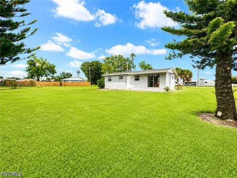 298 6th St NW, Moore Haven FL - photo 7 of 7
