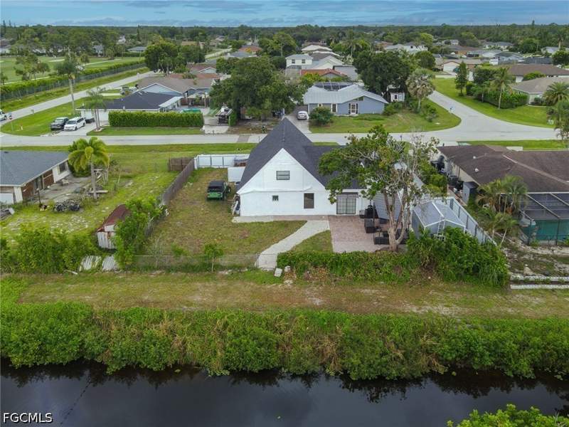 3 bedroom SingleFamilyResidence at 17472 Phlox Dr, San Carlos Park, Fort Myers — photo 2