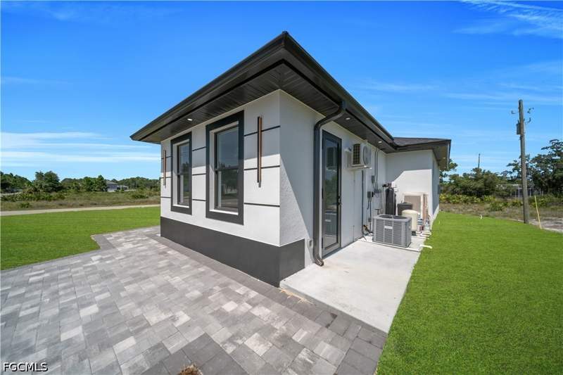 4 bedroom SingleFamilyResidence at 1907 W 14th St, Lehigh Acres, Lehigh Acres — photo 3