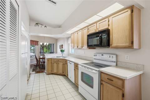 3991 Windward Passage Cir 202, Bonita Springs FL - photo 15 of 29
