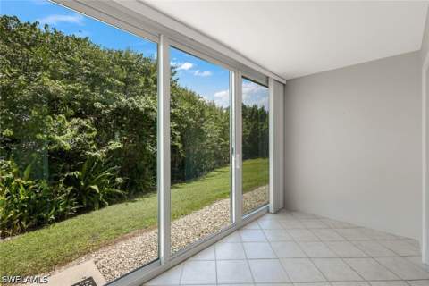 3051 Sandpiper Bay Cir I101, Naples FL - photo 19 of 30