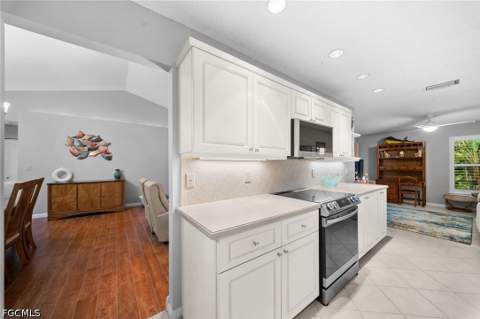 13264 Tall Pine Cir, Fort Myers FL - photo 18 of 40