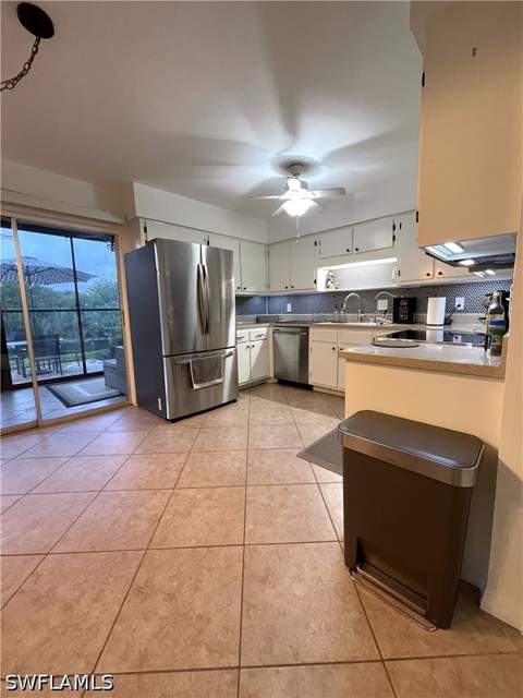 609 Palm View Dr 10, Naples FL - photo 10 of 34