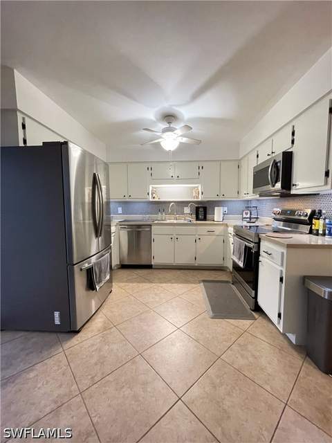 609 Palm View Dr 10, Naples FL - photo 14 of 34