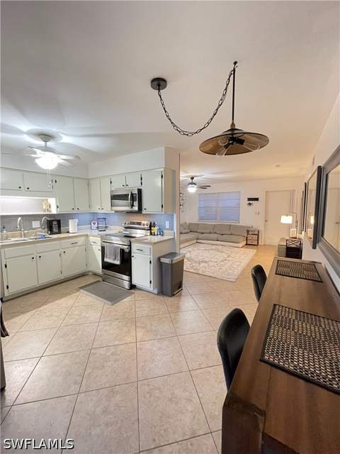 609 Palm View Dr 10, Naples FL - photo 16 of 34
