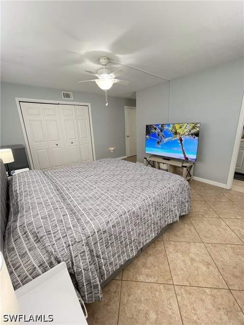 609 Palm View Dr 10, Naples FL - photo 19 of 34