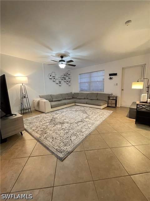 609 Palm View Dr 10, Naples FL - photo 6 of 34