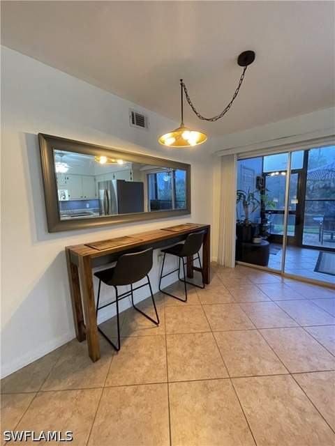 609 Palm View Dr 10, Naples FL - photo 9 of 34