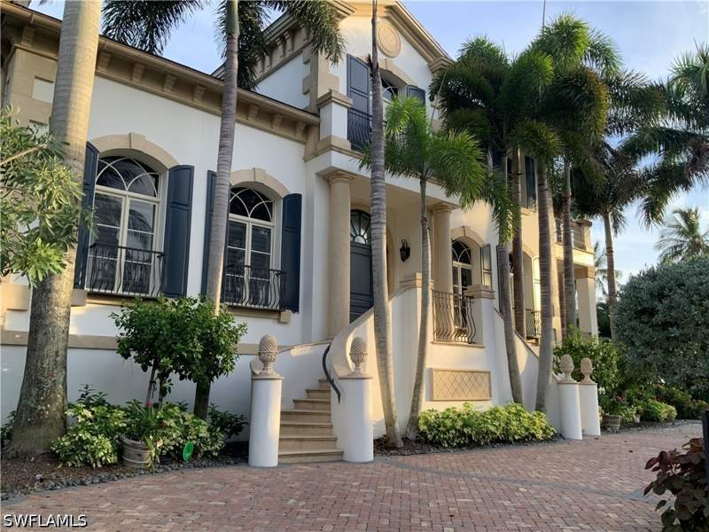 5 bedroom SingleFamilyResidence at 40 5th Ave S, Olde Naples, Naples — photo 5