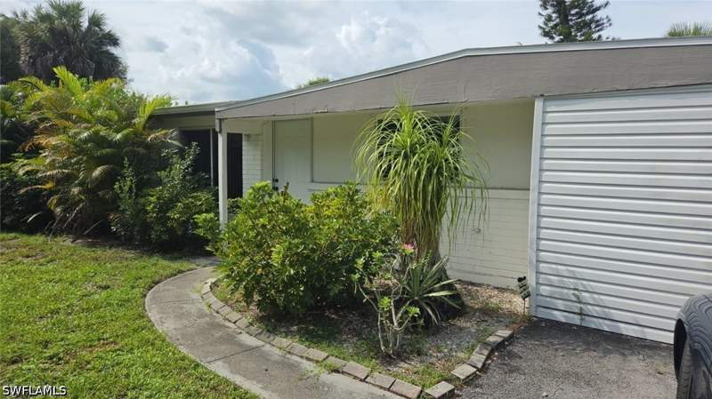 3 bedroom SingleFamilyResidence at 2398 Estey Ave, Brookside, Naples — photo 2