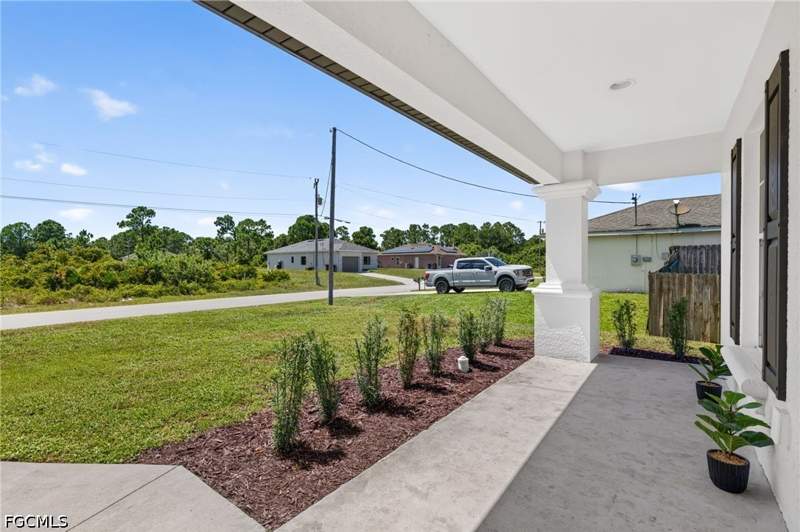 3 bedroom SingleFamilyResidence at 755 Breamer Ave S, Lehigh Acres, Lehigh Acres — photo 4