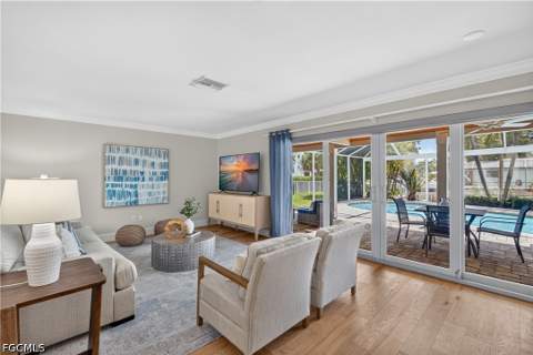 1590 Sandpiper St, Naples FL - photo 7 of 30