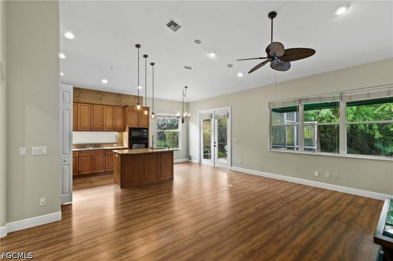 4 bedroom SingleFamilyResidence at 7520 Key Deer Ct, Casa Del Lago, Fort Myers — photo 4
