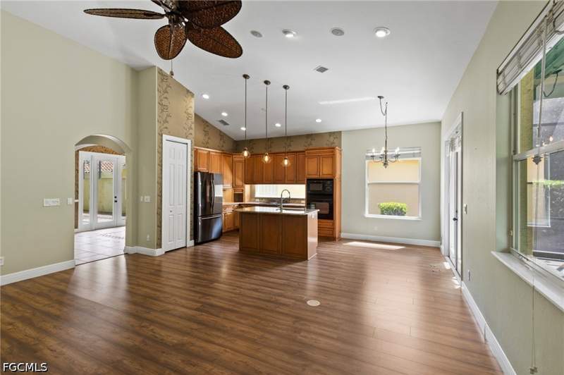 4 bedroom SingleFamilyResidence at 7520 Key Deer Ct, Casa Del Lago, Fort Myers — photo 5