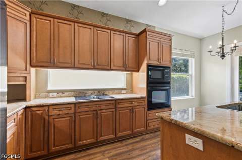 7520 Key Deer Ct, Fort Myers FL - photo 8 of 37