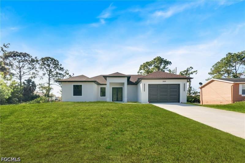 4 bedroom SingleFamilyResidence at 2909 9th St W, Lehigh Acres, Lehigh Acres — photo 2