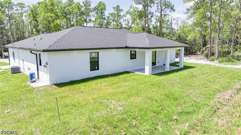 3 bedroom SingleFamilyResidence at 1407 E 15th St, Lehigh Acres, Lehigh Acres — photo 4