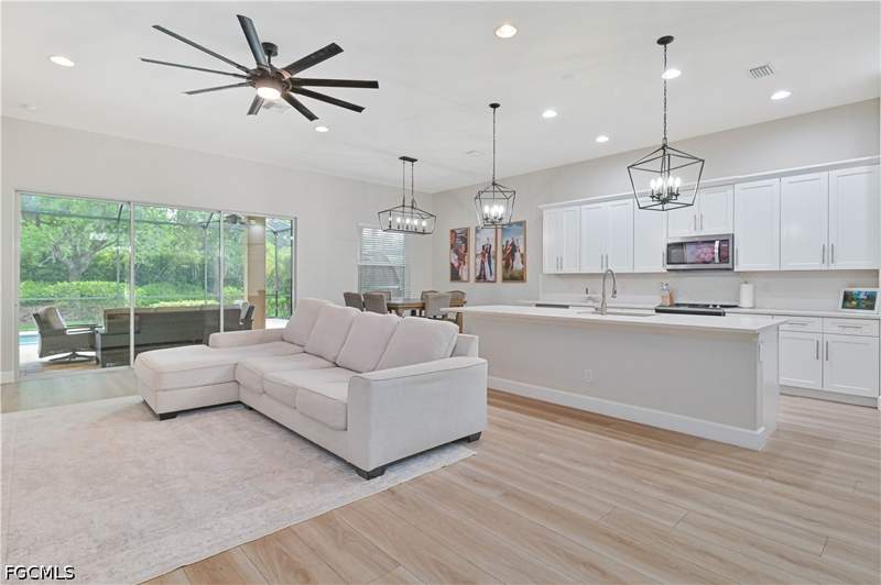 3 bedroom SingleFamilyResidence at 12760 Seaside Key Ct, Moody River Estates, North Fort Myers — photo 2
