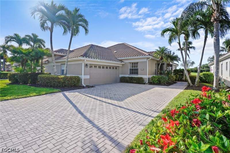 2 bedroom Attached at 8468 Brittania Dr, Westfield, Fort Myers — photo 2