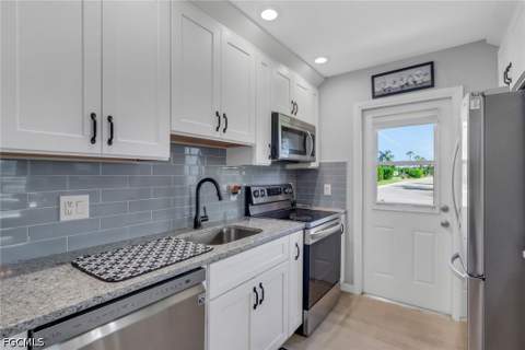 46 Laconia Ct, Fort Myers FL - photo 7 of 41