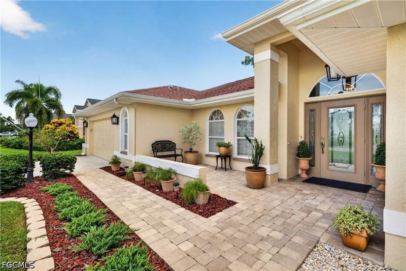 4 bedroom SingleFamilyResidence at 7585 Eaglet Ct, Eagle Ridge, Fort Myers — photo 2