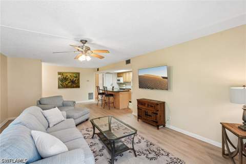 248 Palm Dr 5, Naples FL - photo 15 of 48