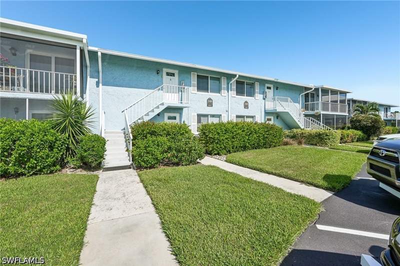 2 bedroom Condominium at 248 Palm Dr 5, Glades Country Club, Naples — photo 2