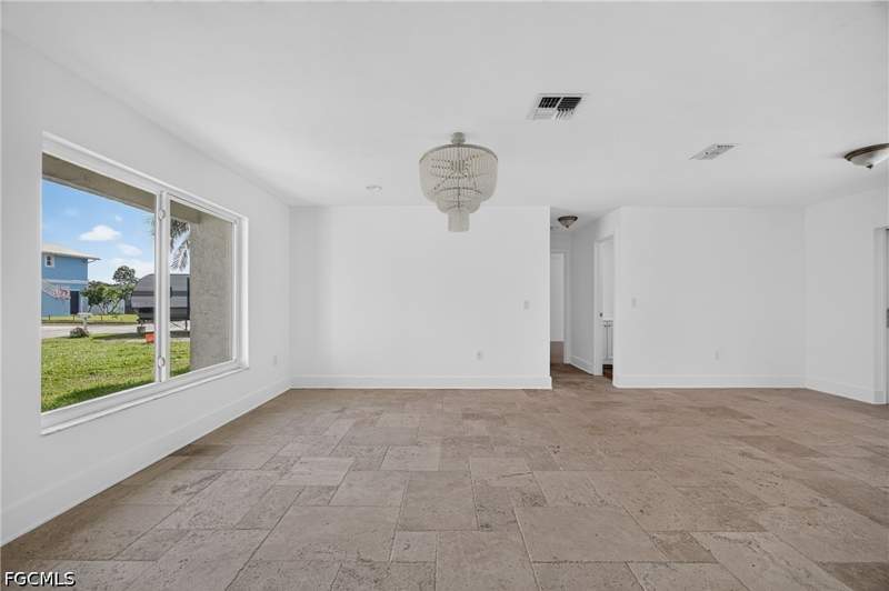 3 bedroom SingleFamilyResidence at 6049 Perthshire Ln, Island Park Woodlands, Fort Myers — photo 5