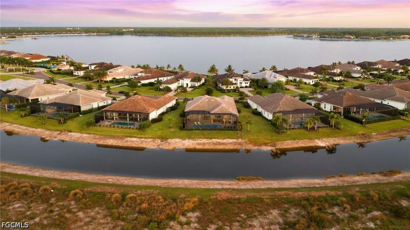 4 bedroom SingleFamilyResidence at 19130 Wildblue Blvd, Wildblue, Fort Myers — photo 3