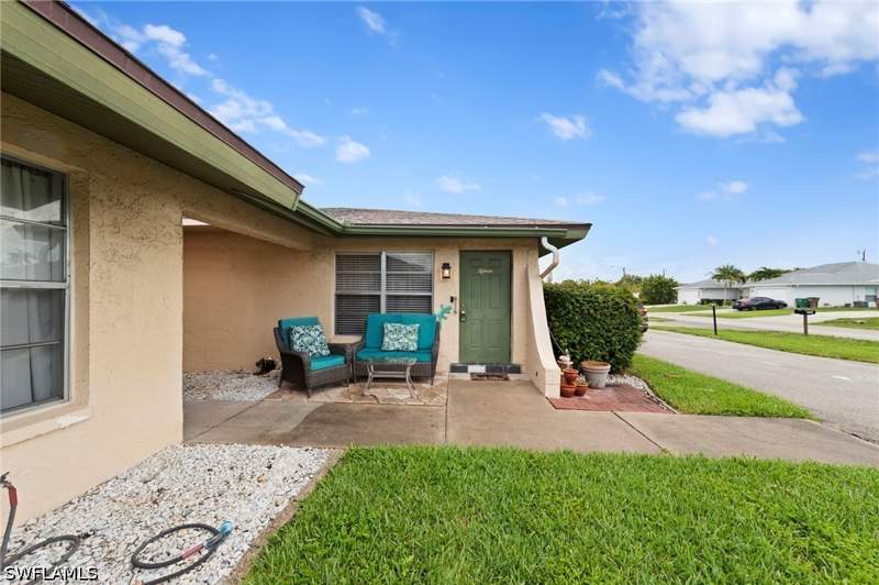 2 bedroom Condominium at 4706 SE 4th Pl 15, Palm Tree Condo, Cape Coral — photo 2