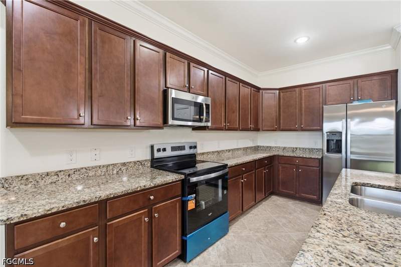 4 bedroom SingleFamilyResidence at 11821 Arbor Trace Dr, Arborwood Preserve, Fort Myers — photo 3
